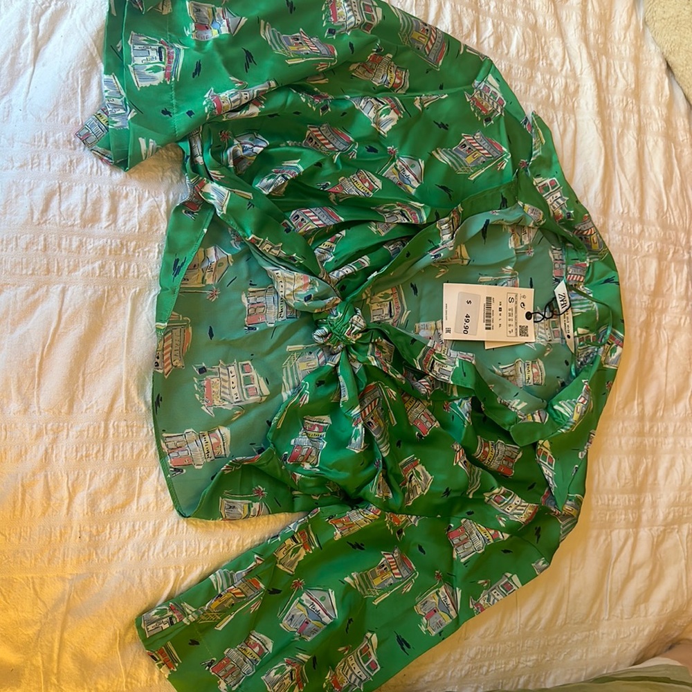 Fun tropical blouse form Zara. New, never worn. $25 obo